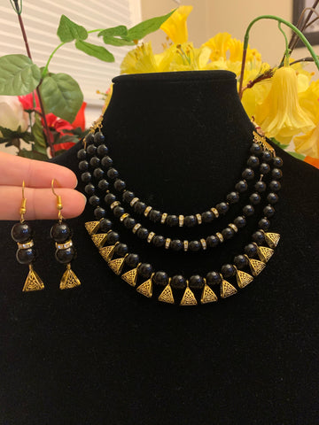 Multi layer statement necklace set